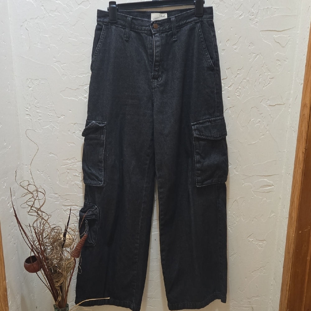 Universal Thread Black High-Rise Cargo Jeans